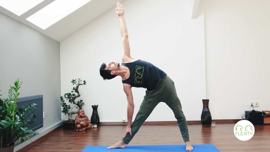 joga cviky trikonasana